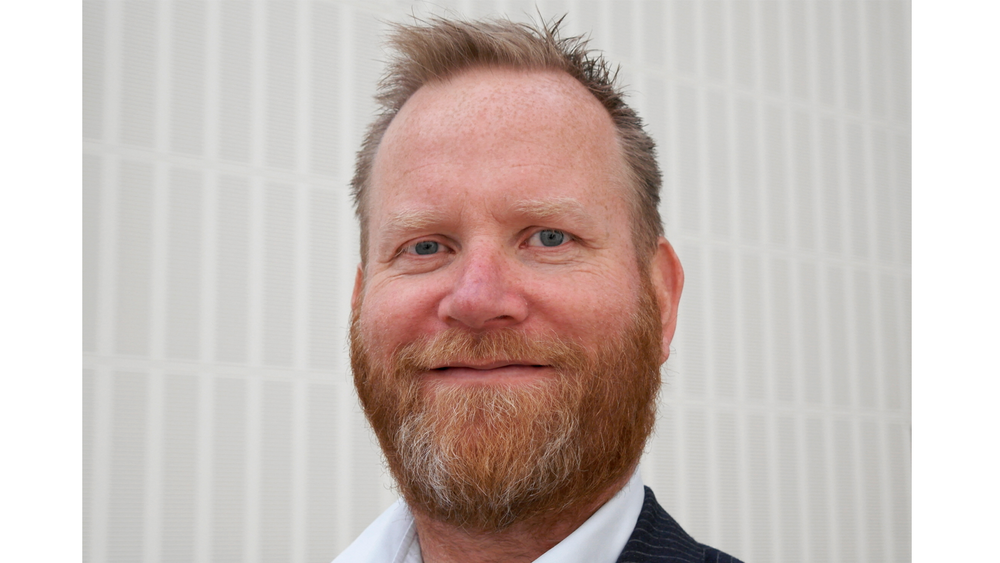 Øyvind Stensby i Experis vil lete etter IT-folk på bygda.