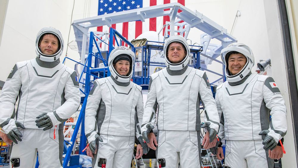 Fra venstre Thomas Pesquet, pilot Megan McArthur og Shane Kimbrough fra NASA, samt japanske Akihiko Hoshide reiser ut i verdensrommet neste torsdag. 