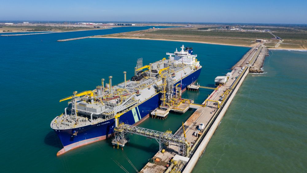BW Magna er ombygget fra LNG-skip til FSRU for Brasil, der det er inne i en 23-årsavtale.