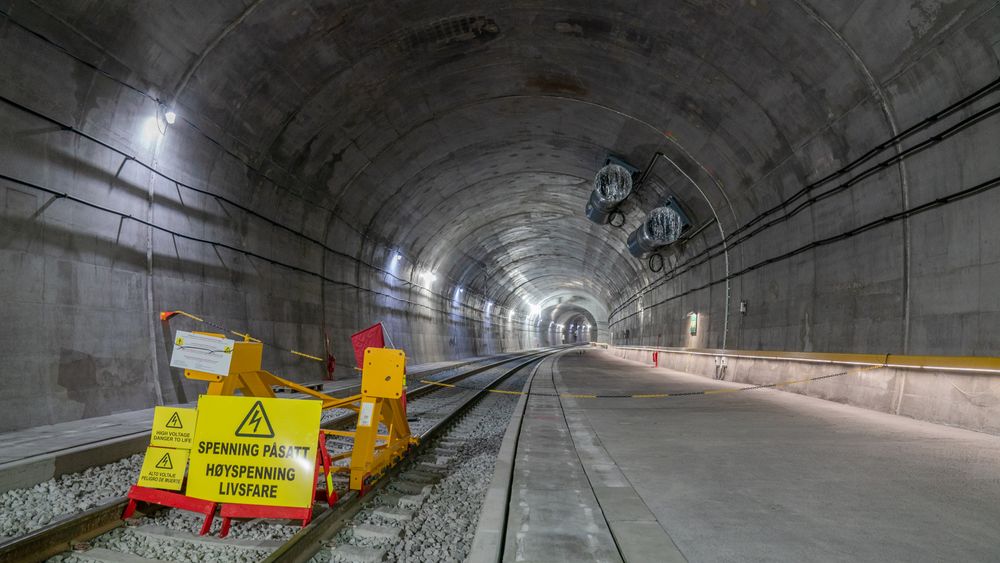 Follobaneentreprenør AGJV har saksøkt forsikringsselskapene i prosjektet etter at tunnelen de bygde viste seg å ikke være tett nok.