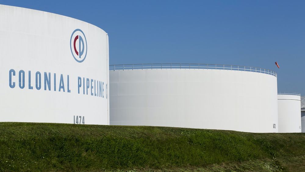 Oljetanker ved Colonial Pipelines Linden Junction Tank Farm-anlegg i Woodbridge, New Jersey. Selskapet bekrefter at de er utsatt for et løsepengeangrep. 