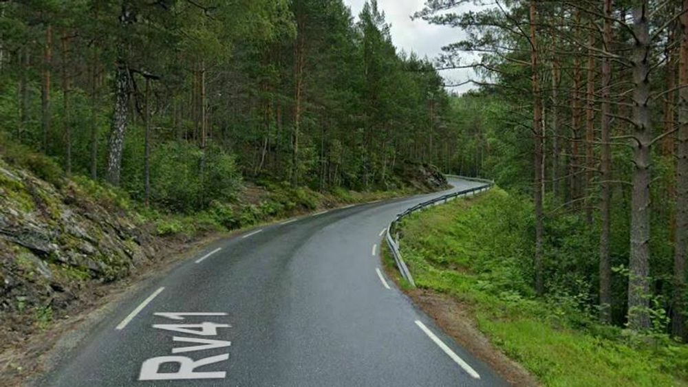 Riksvei 41 rett nord for Gauslåtjernet.