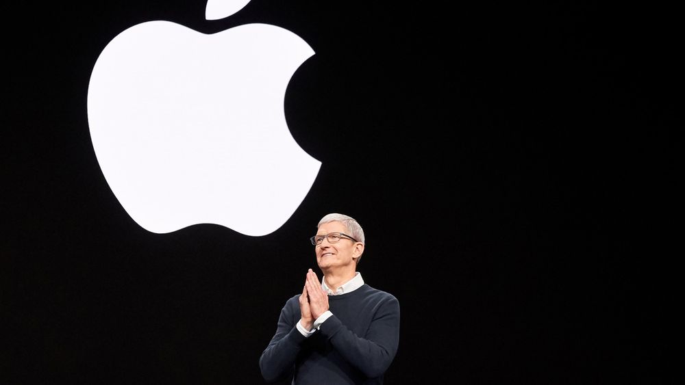 Apple-sjef Tim Cook under et lanseringsarrangement i 2019.