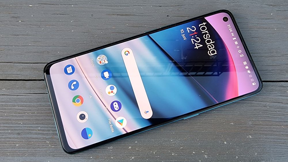 Veldig god skjerm: Amoledskjermer er på vei ned i mellomsegmentet, hvor  OnePlus Nord CE 5G hører hjemme. Det er 5G også.