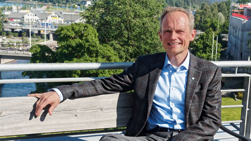 Egil Hogna har vært konsernsjef i Norconsult siden desember 2020. Før det var han direktør for ekstruderingsvirksomehten til Hydro, etter at selkapet kjøpte Saap der Hogna var administrerende direktør.
