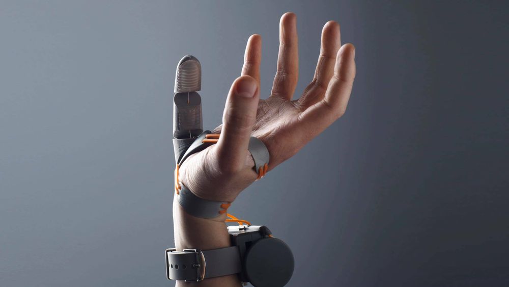 London-baserte Dani Clode Design tester en ekstra bionisk tommel sammen med forskere ved University College London (UCL).