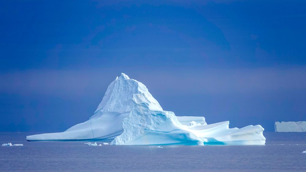 Risikoen i det tøffe miljøet, der isfjell og havis mange steder kompliserer forholdene, er for høy i forhold til gevinsten, ifølge analyser utført for den grønlandske regjeringen.