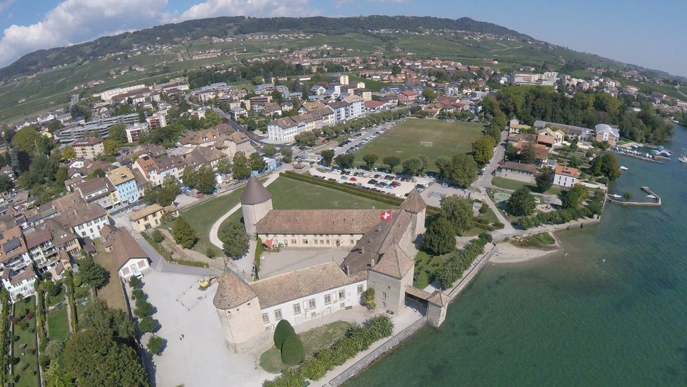 Flere gigabytes med data på avveie: Rolle er en pittoresk småby med eget middelaldersk slott, som ligger vakkert til langs Genèvesjøen.
