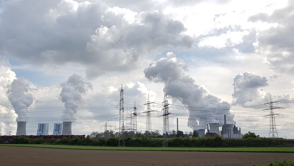 Energimiksen i verden endres ikke til fornybar fort nok, ifølge DNVs analyser i Energy Transition Outlook for 2021.