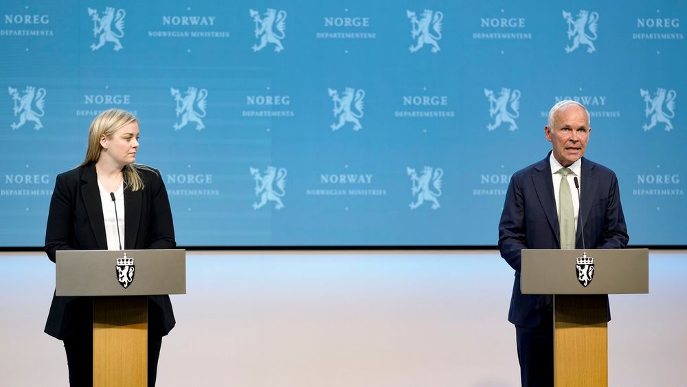 Olje- og energiminister Tina Bru og finansminister Jan Tore Sanner la på en pressekonferanse tirsdag frem et forslag til omlegging av petroleumsskatten.