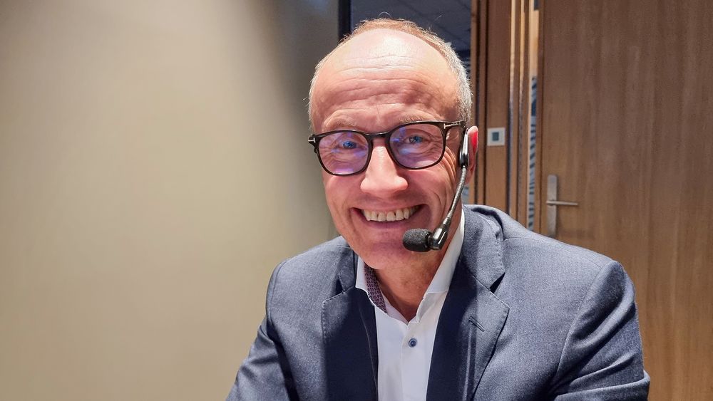 Enovasjef Nils Kristian Nakstad skal lede et hurtigarbeidende utvalg for å se hva som trengs av endringer i lover og regler i strømnettet.