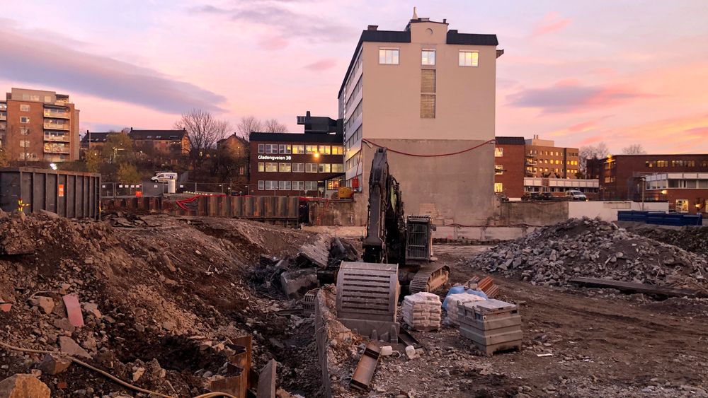 Vi må huske hva Byggteknisk forskrift (TEK17) er. Kravene her er minstekrav, som alle aktører må oppfylle. Det er ikke en strategi for hvor vi vil og skal. Målene fremkommer i både Klimaplanen og Strategi for sirkulærøkonomi, skriver artikkelforfatteren.