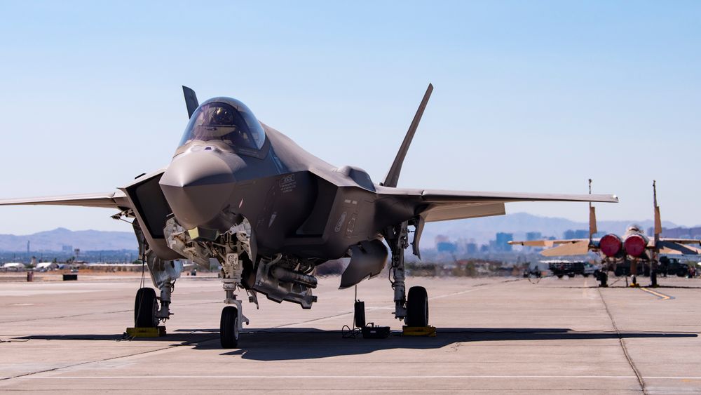 F-35A med en B61-12 JTA i buken på flystasjonen Nellis 21. september.