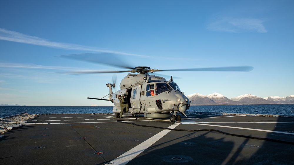 NH90 på dekket på fregatten «Fridtjof Nansen». Slik det ser ut nå, er det først om to år at NH90 oppnår første operative evne som fregatthelikopter.