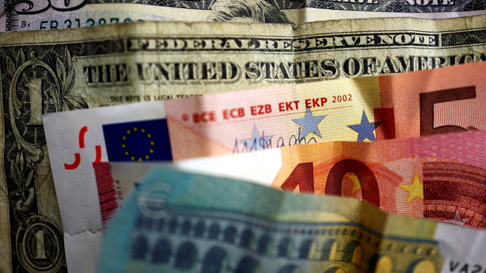 Illustrasjonsbilde av amerikanske dollar og Euro.