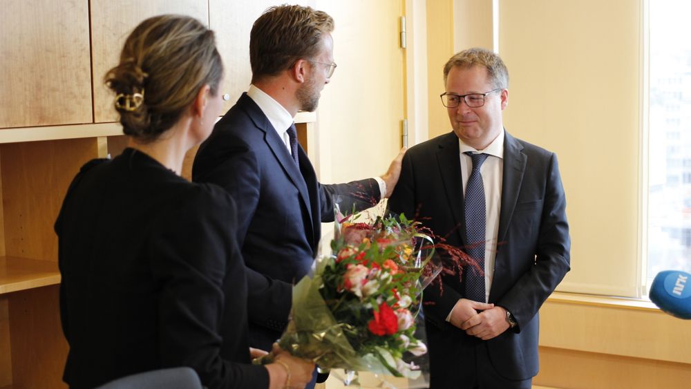 Helleland og Astrup skulle gjerne ha sittet lenger, men er fornøyd med å overlevere sjefskontoret til ny "IT-minister".