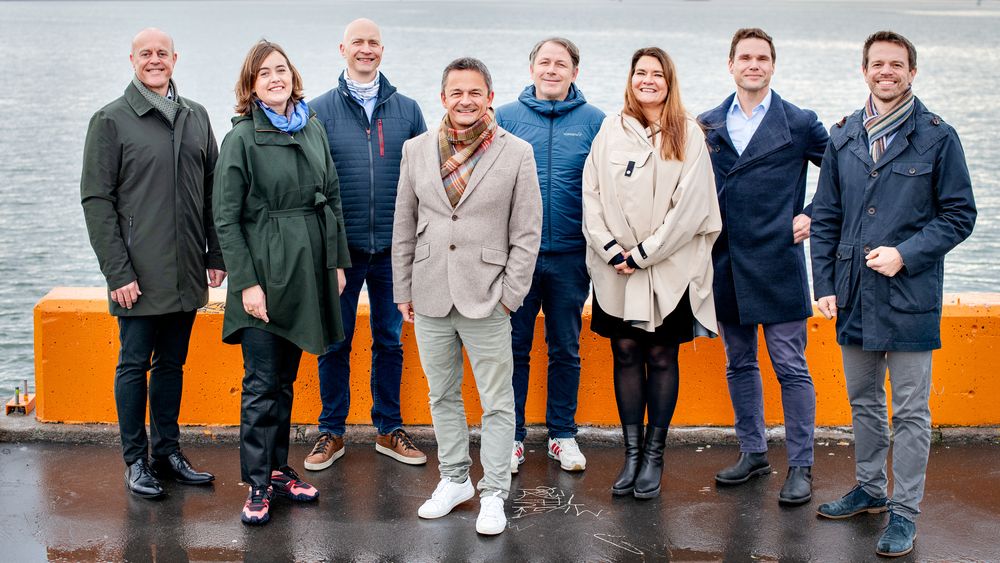 Ferske kolleger i NoA-konsernet: Kjell Nybråten (Daglig leder Scienta), Kristine Bjørnstad (Leder NoA Ignite Norge), Carl Kristian Eriksen (Fagansvarlig tech Agitec), Thomas Høgebøl (Arbeidende styreleder og grunnlegger av NoA), Tobias Torrissen (Konsulentsjef Scienta), Wenche Skavnes (Fagansvarlig prosjektledelse Agitec), Trond Vidar Kjellén (Teknologileder NoA Ignite), Stian Meuche (Rådgiver i Scienta).