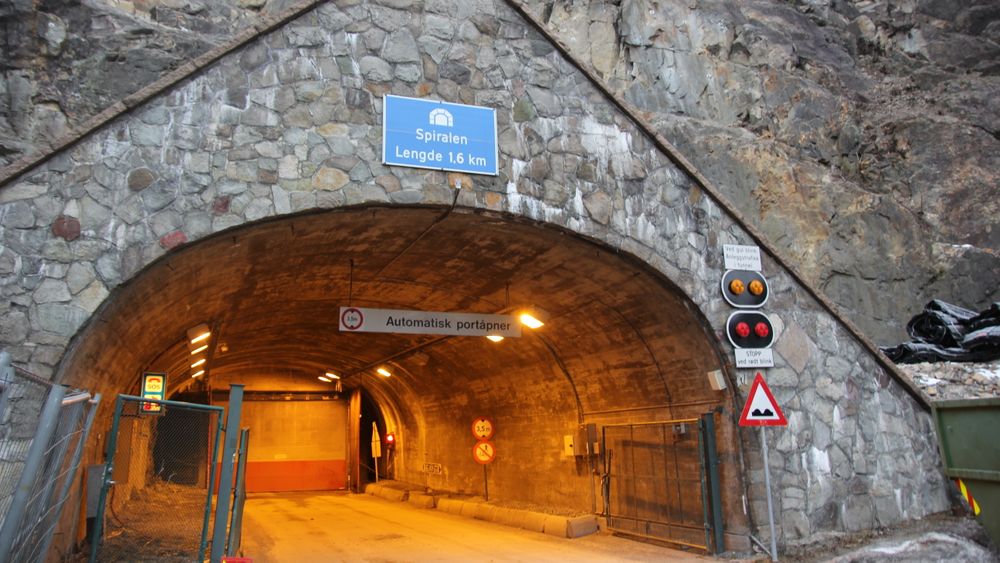 Nedre portal til Spiralen. Bildet er tatt da utbedringen av hele tunnelen pågikk i 2019