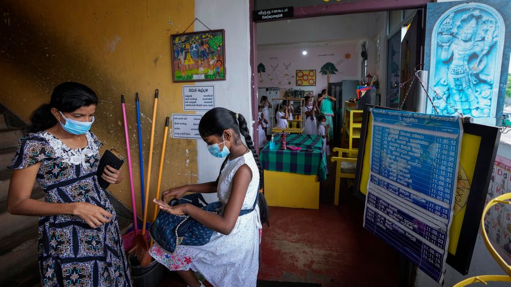 Sri Lanka lider fortsatt under koronapandemien, særlig fordi de økonomiske problemene har ført til en valutakrise. 