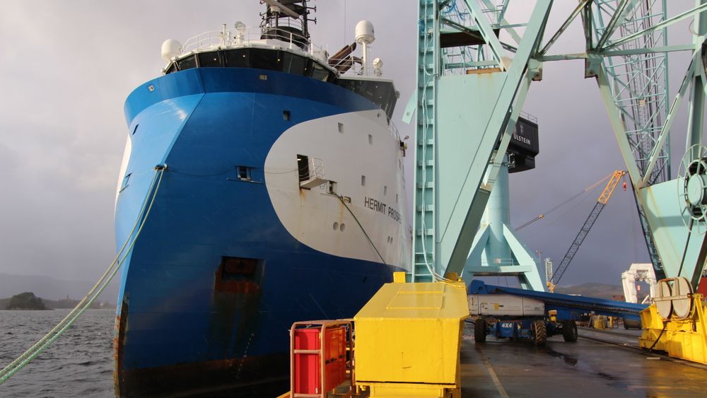 Ulstein bygger om to forsyningsskip til ERRV-skip for danske Esvagt. 