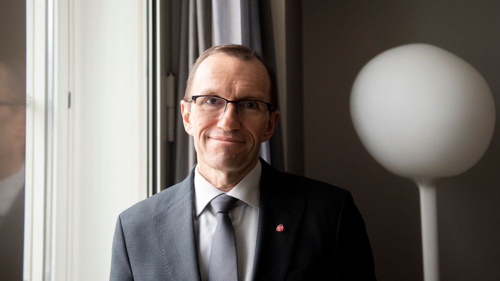 Klima- og miljøminister Espen Barth Eide er fullt klar over at Norge ligger bakpå med utslippskuttene og understreker at vi har dårlig tid. Han mener løsningen er å gjøre det dyrere å slippe ut CO2 – og lettere å la være.