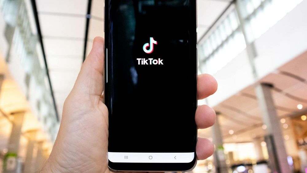 De fleste Tiktok-brukere benytter nok appen, men også den kommuniserer med servere via toppdomenet tiktok.com.