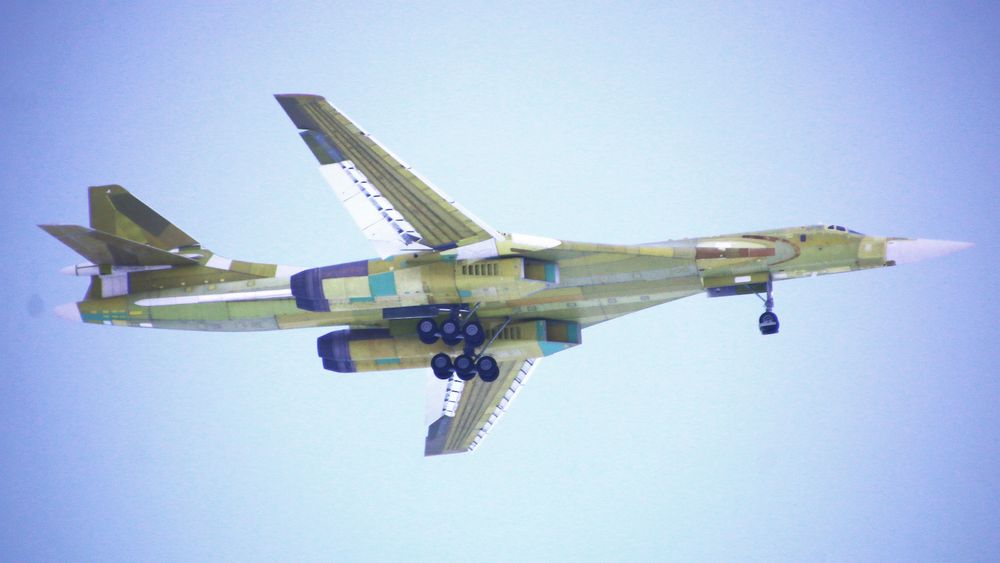 Et helt nybygd Tupolev Tu-160M fløy første gang onsdag 12. januar 2022. Dersom planen følges, skal Russland skaffe seg 50 nye bombefly av denne typen.