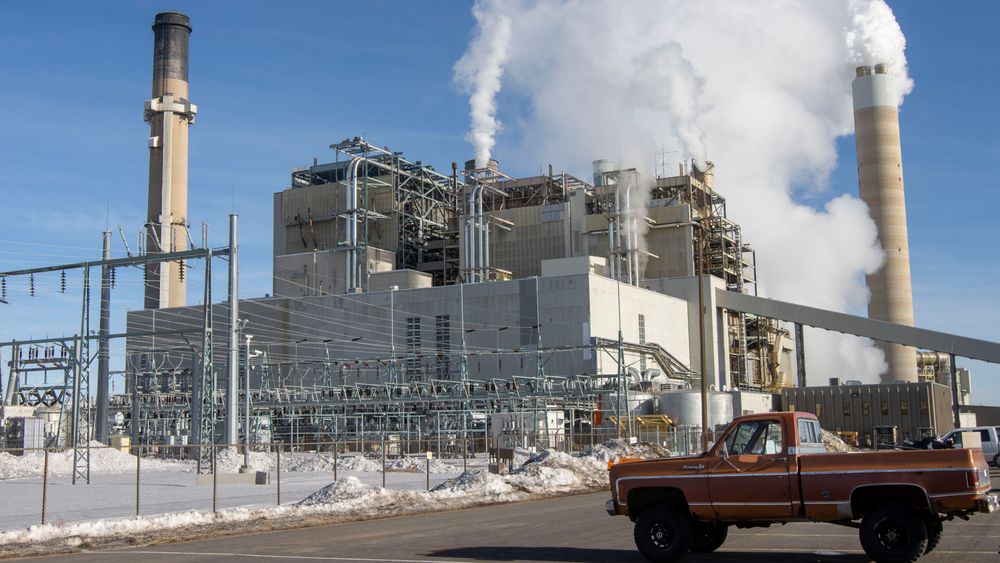 Et atomkraftverk i Kemmerer i delstaten Wyoming. Kraftverket slipper ut store mengder vanndamp, men omtrent ingen klimagasser.