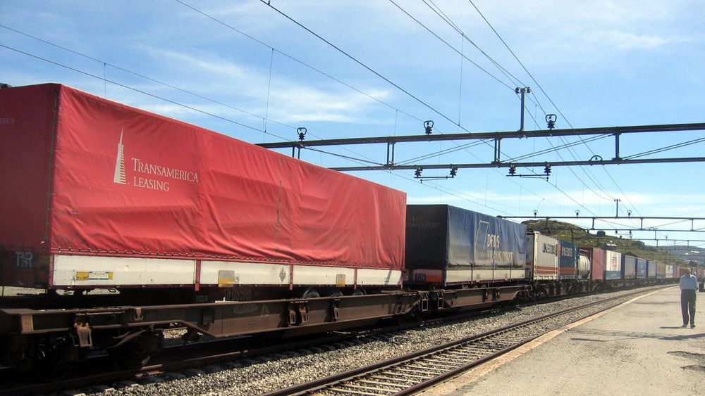 Godstrafikken på jernbane økte med 12 prosent i fjor.