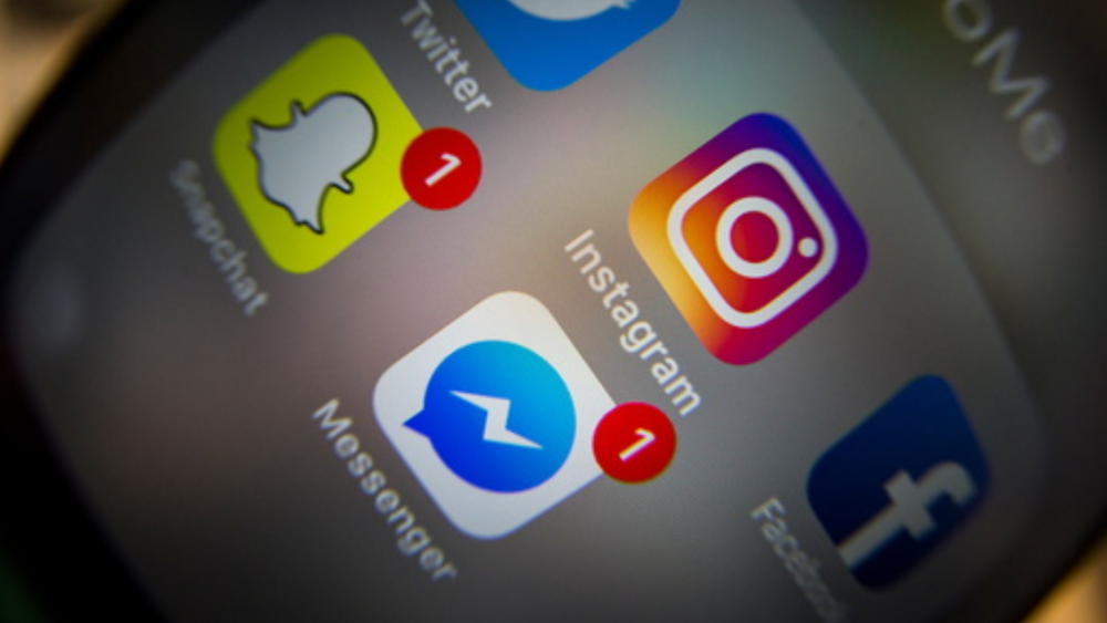 Meta advarer om at de kan komme til å måtte stenge Facebook og Instagram i Europa om de ikke får lagre data fra europeiske brukere på servere i USA.