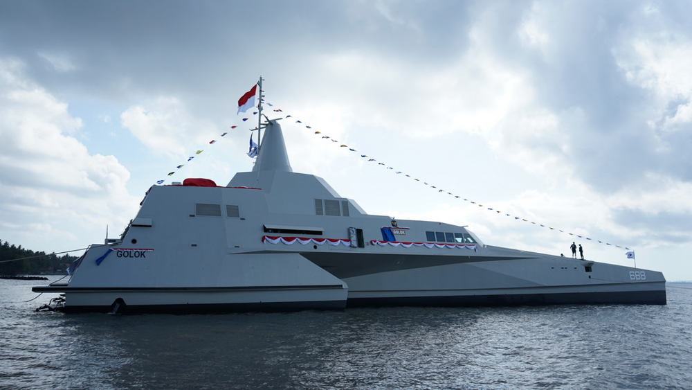 KRI Golok ble sjøsatt for et halvt år siden. Nå har den indonesiske marinen som mål å teste NSM om bord på trimaranen.