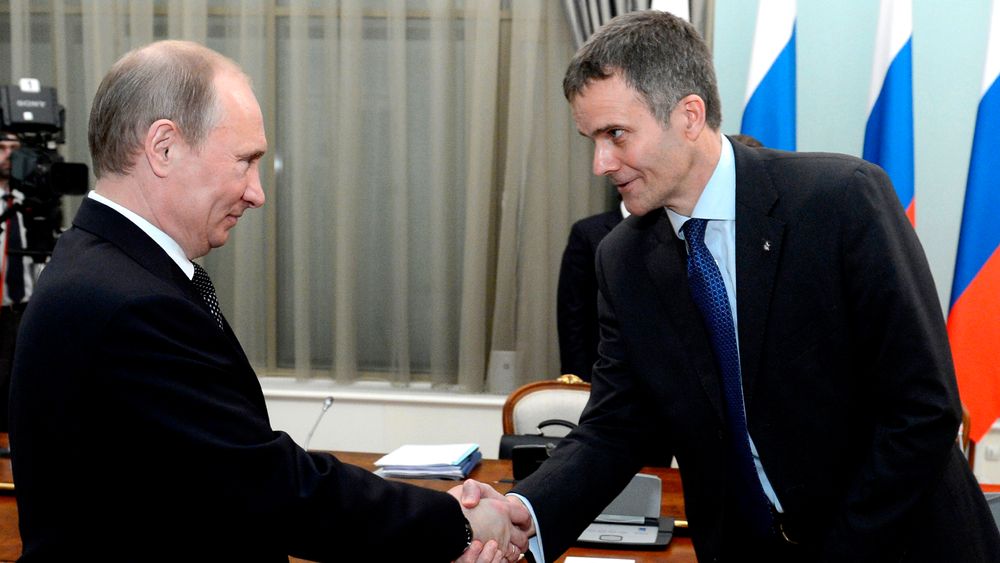 Russlands president Vladimir Putin og daværende Statoil-sjef Helge Lund. Bildet er tatt i 2012.