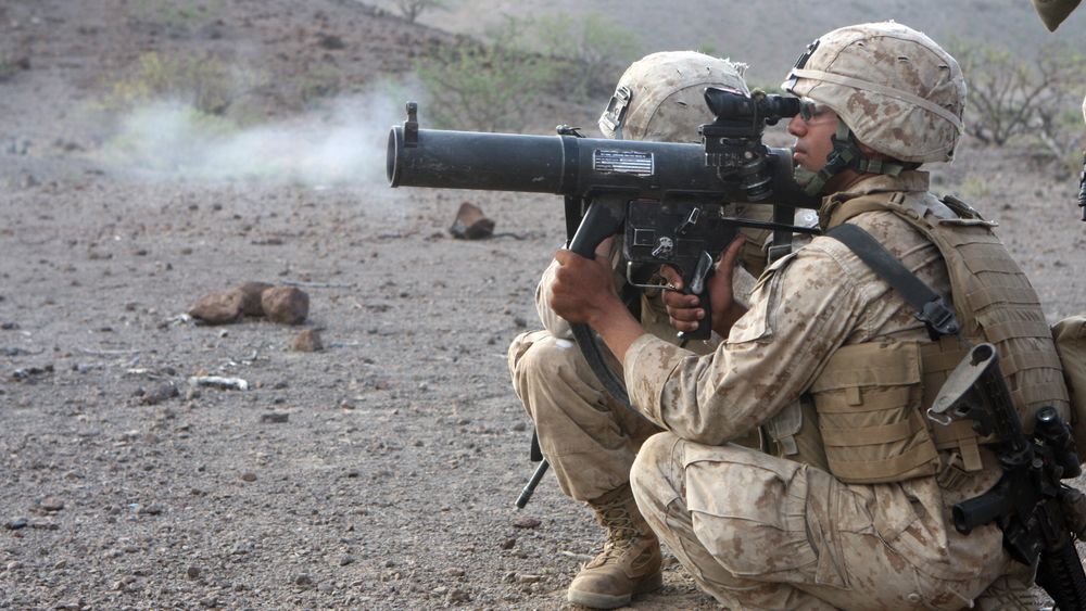 Soldater fra det amerikanske marinekorpset trener med Mk 153 SMAW.