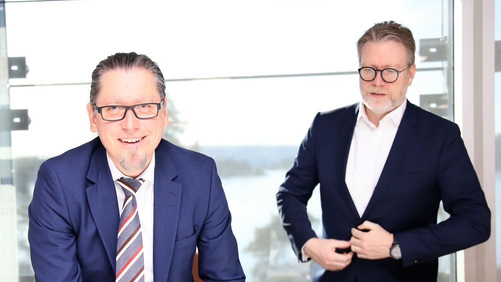 Konsernsjef Remi Eriksen og finansdirektør Kjetil M. Ebbesberg i DNV gleder seg over 3,2 milliarder kroner i  resultat før skatt for 2021.