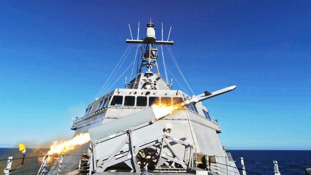 Testskyting med NSM fra det amerikanske LCS-skipet USS Gabrielle Giffords 19. mars 2021.