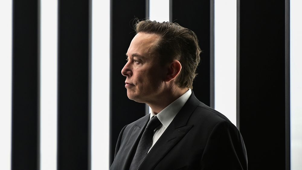 Elon Musk vil bruke over 375 milliarder kroner på å skaffe seg full kontroll over Twitter, men flere store aksjonærer avviser budet hans, og Twitter har utformet en plan som slår tilbake mot oppkjøpsplanene.