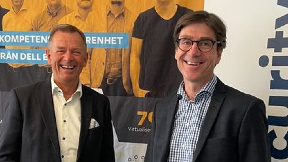  Jan Søgaard (til venstre) i Netsecurity sammen med Peter Gyulai, daglig leder i Parera. Netsecurity kjøper Parera og etablerer seg i Sverige.