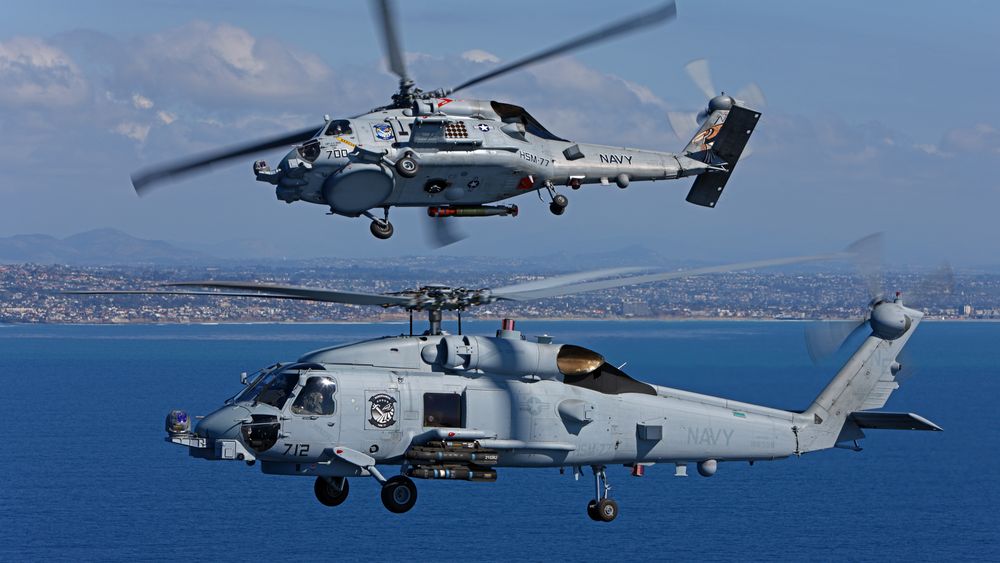 Mk 54-torpedoer og AGM-114 Hellfire-missiler er integrert på MH-60R, men foreløpig ikke NSM eller noe annet langtrekkende missil.