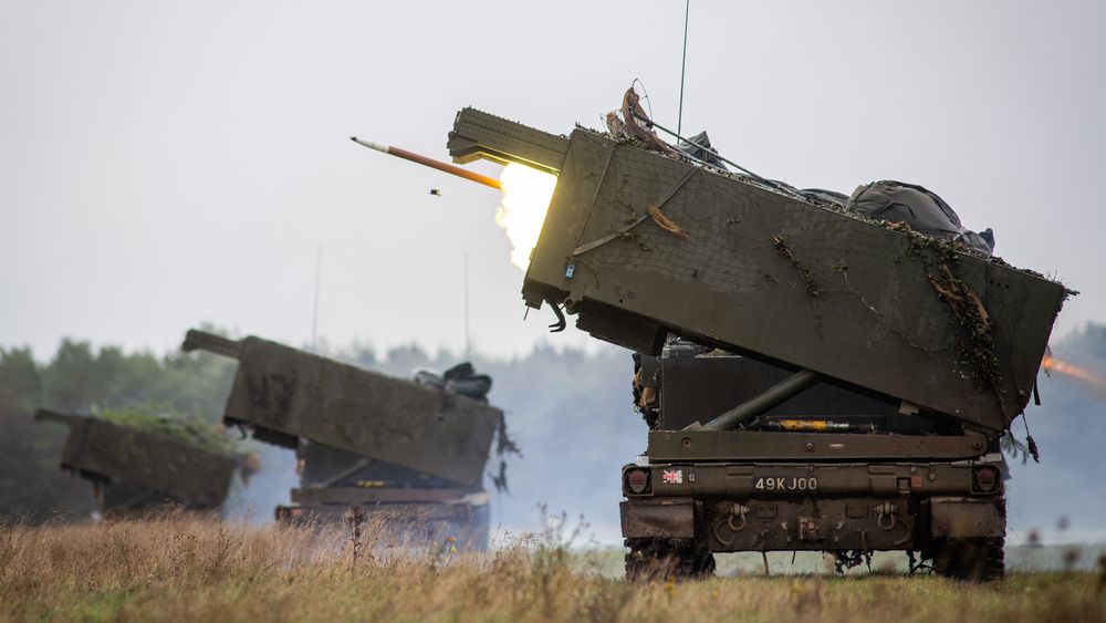 26th Regiment Royal Artillery (RA) gjennomfører skarpskyting med M270 MLRS på Salisbury Plain Training Area i 2019.