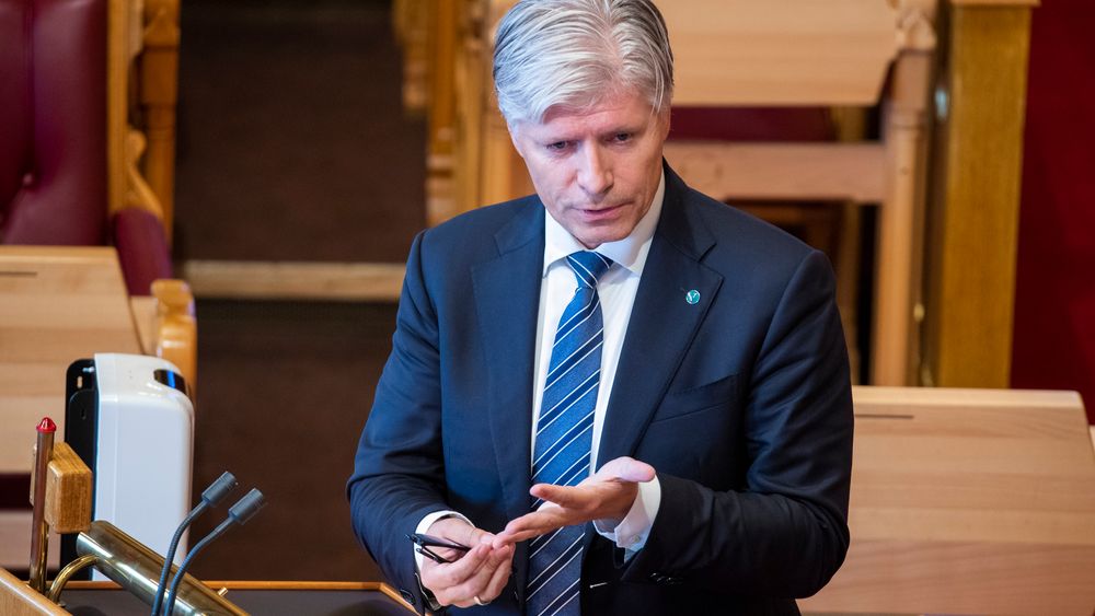Ola Elvestuen (V) er misfornøyd med at Fornebubanen ikke blir satset på i revidert nasjonalbudsjett.