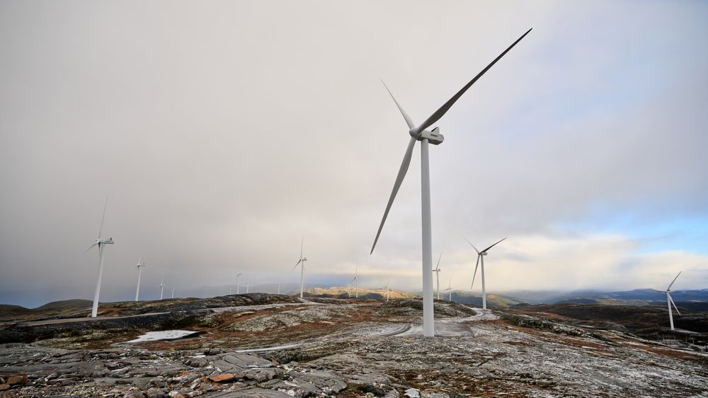 Ny avgift på vindkraft på land ønskes velkommen av vindkraftnæringen. Kommunikasjonsansvarlig Robert Kippe i bransjeforeningen Norwea mener det også bør innføres en naturressursskatt.