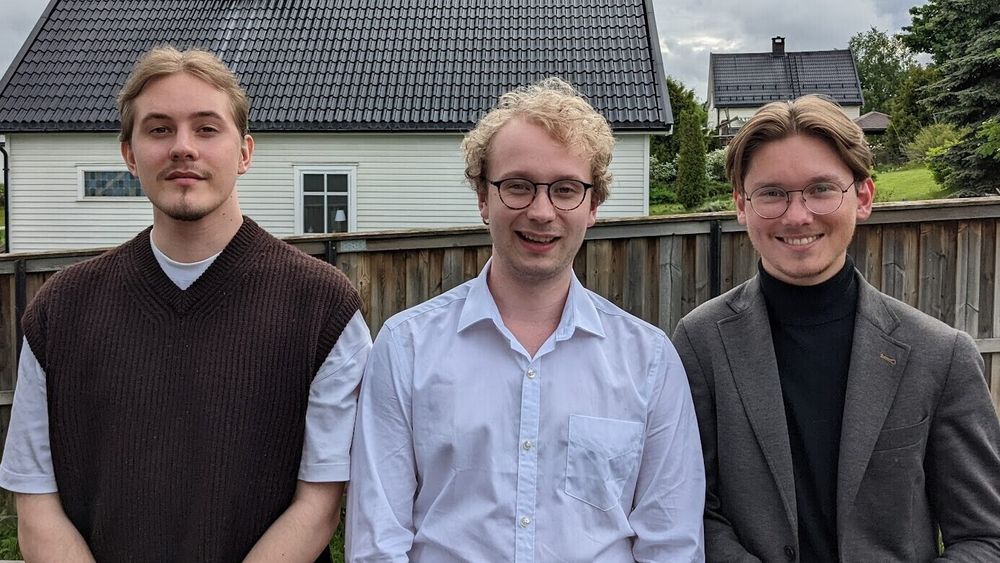 Erlend Johan Ringen Vannebo (fra venstre), Magnus Gluppe og Mikke Aas har gjort bacheloroppgaven sin i samarbeid med Nav og Symfoni.