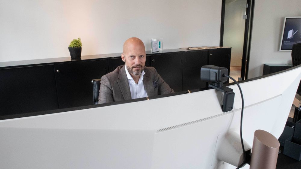 Christian Pritchard i kontorene til Nortel i Ålesund.