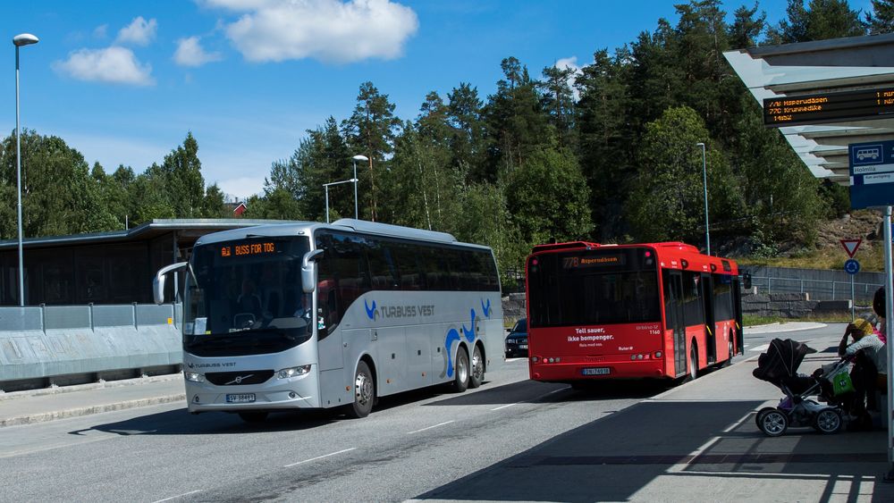 91 millioner passasjerer reiste med buss de første tre månedene i år. Alle kollektive transportformer har hatt en nedgang.