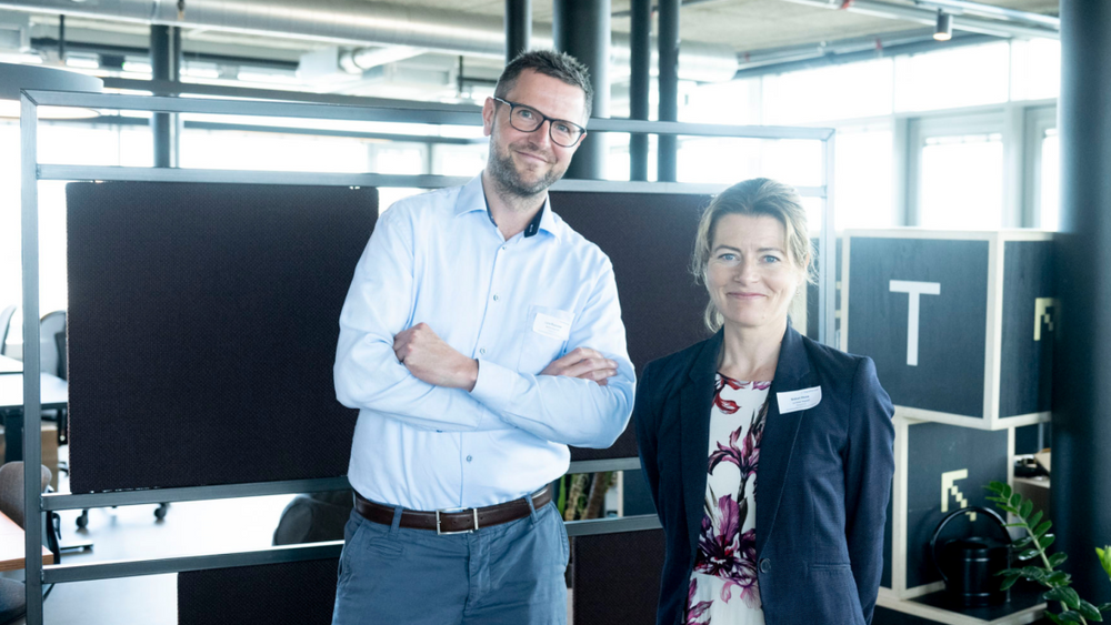 Senioringeniør Lars Rypestøl i Nkom sammen med underdirektør Sidsel Huse som leder 5G-industriforum for Nkom.