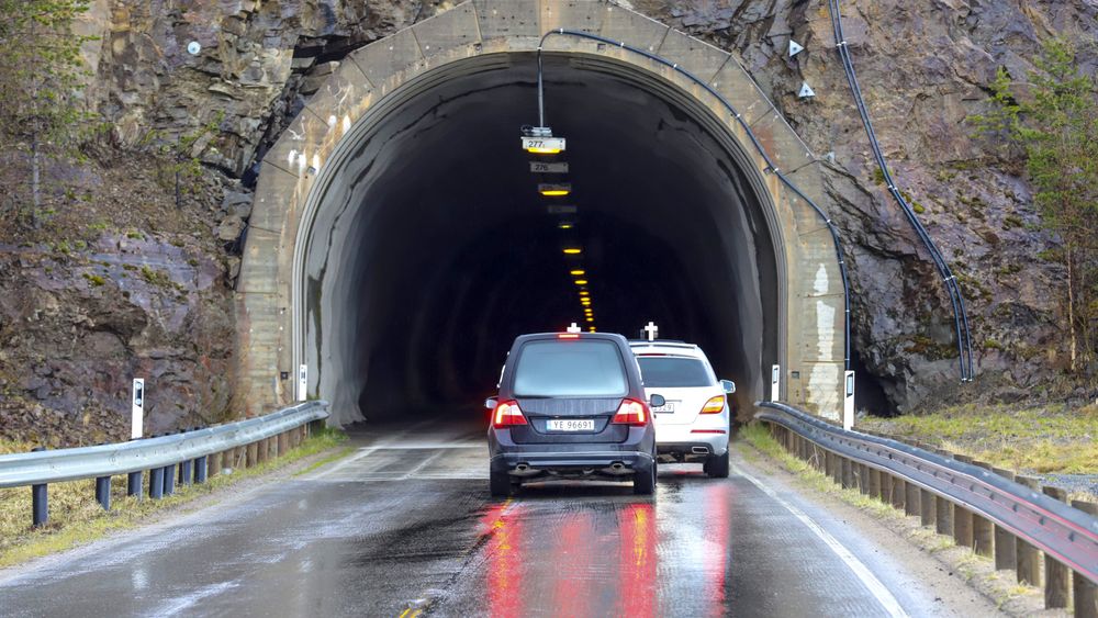 Fire mennesker døde i en trafikkulykke i Steigentunnelen i Nordland i mai