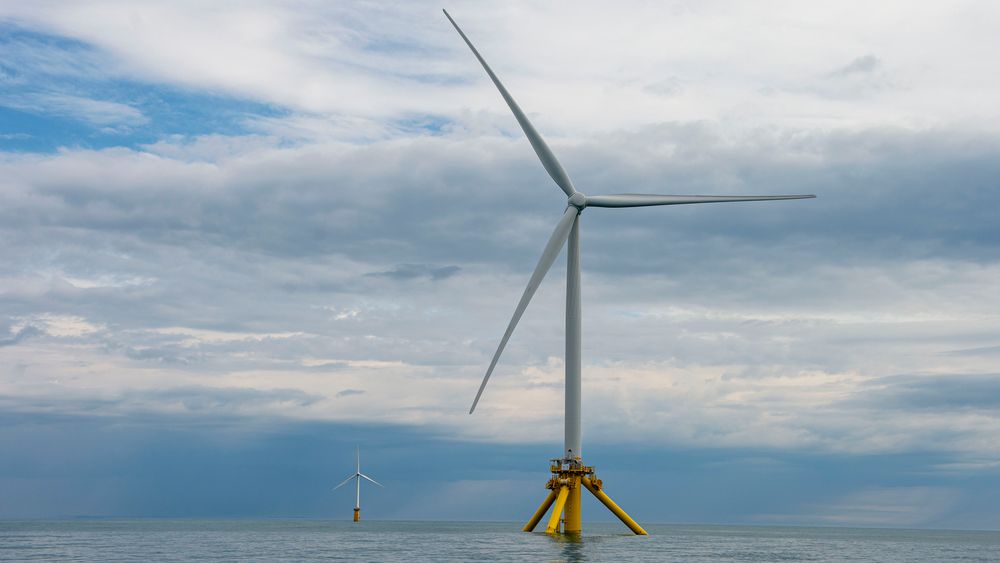Artikkelforfatteren mener det er behov for mer kompetanse for å måle effekten av flytende vindturbiner, som nå skal bygges i et stort antall i Nordsjøen.
