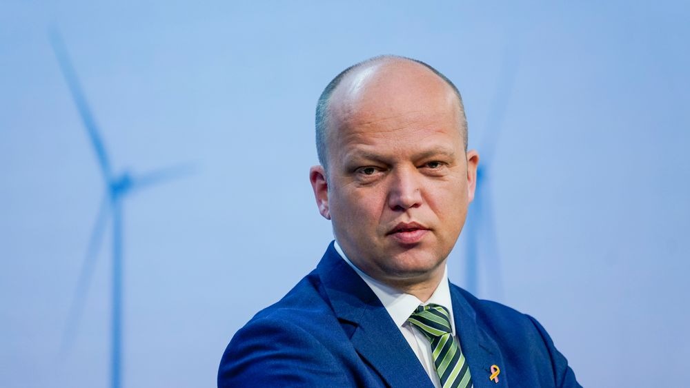 Regjeringen og finansminister Trygve Slagsvold Vedum (Sp) jobber med en skatteendring som gjøre det enklere for kraftbransjen å tilby slike avtaler. Målet er at dette skal innføres 1. januar.
