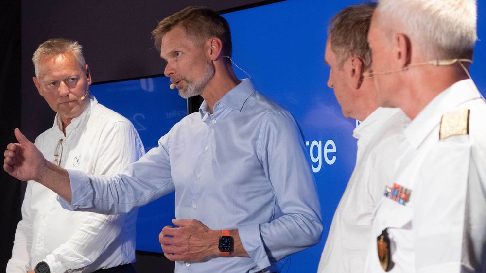 IKT-Norges direktør Øyvind Husby var i paneldebatt med Nkom-sjef Pål Wien Espen (t.v.), Esten Hoel i Basefarm og etterretningssjef Nils Andreas Stensønes under Arendalsuka.