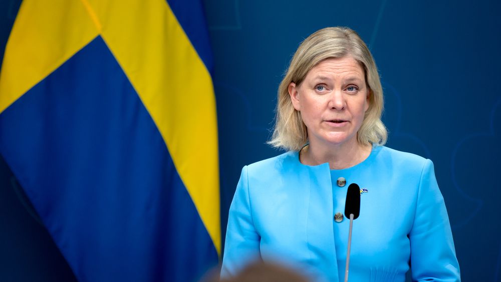 Sveriges statsminister Magdalena Andersson holdt pressebrief om kompensasjon for høye strømpriser. Bildet er fra et møte med europarådet i mai.